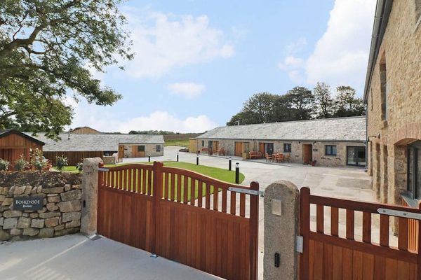 Long House, Boskensoe Barns, Mawnan Smith