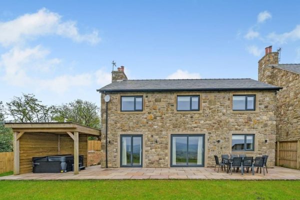 Meadow View - Cunliffe Moss Farm, Mellor