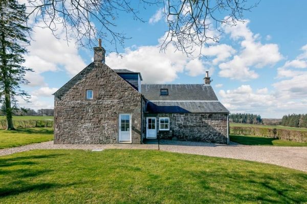 Meadowgreen Farmhouse - Lour Estate, Forfar
