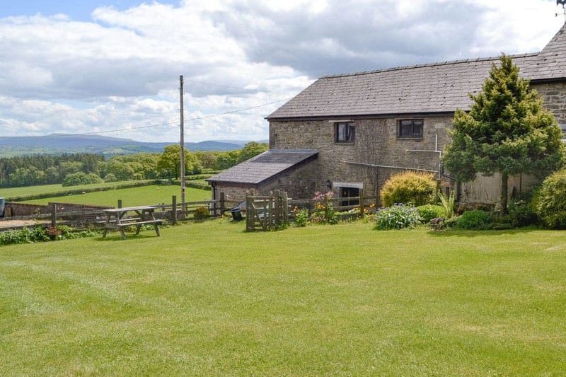 Mountain View - Cefncoedbach Farm, Sarnau