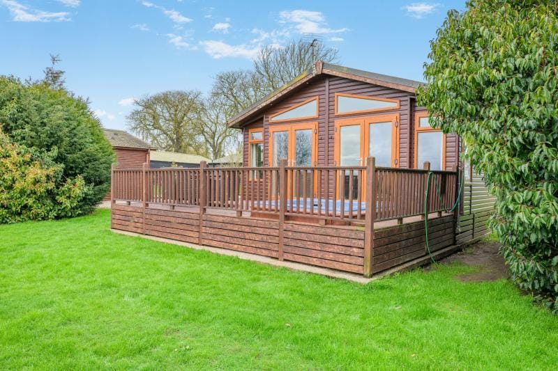 Nightingale Lodge, Eye