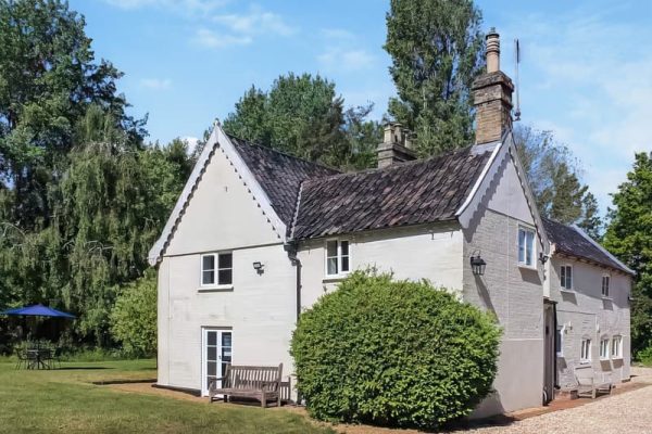 Old Hall Farmhouse - Ellingham Hall Estate, Brundall