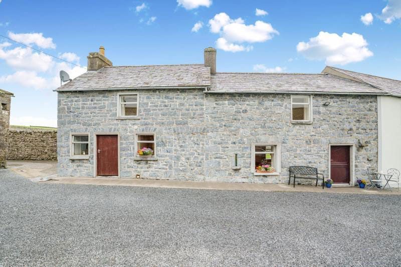 Period Cottage, Tubber