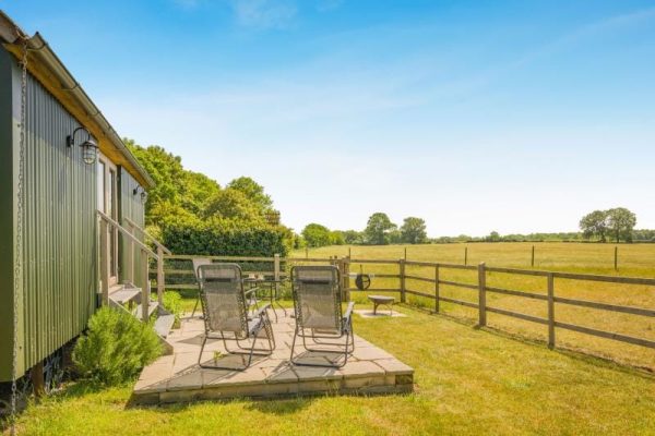 Primrose Retreat, Brisley