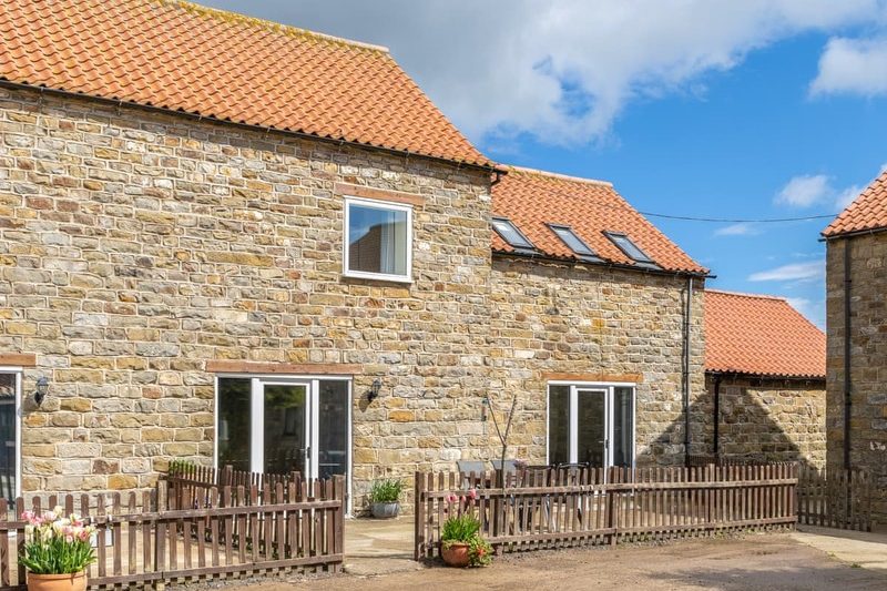 Primrose - The Grainary Cottages, Harwood Dale