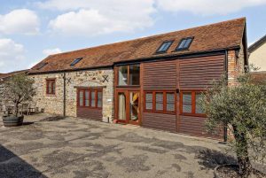 Robin Barn, Trull