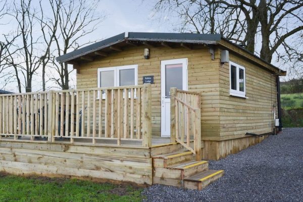 Robin's Lodge - Wallace Lane Farm, Brocklebank