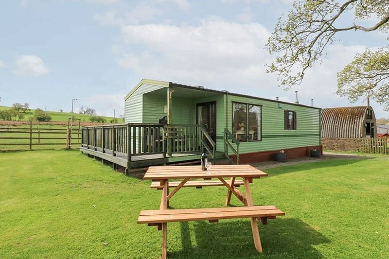 Row End Farm, Brough