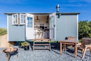 Shepherd's Hut 2, Trevalga