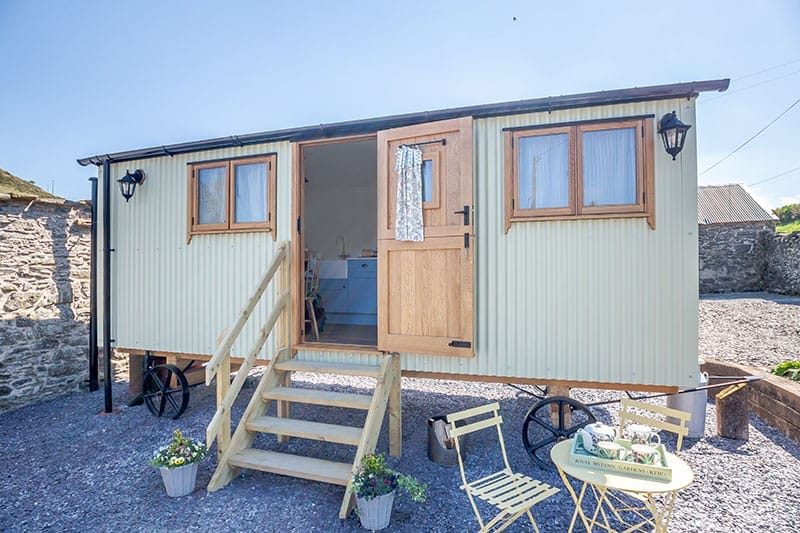 Shepherd's Hut, Llannefydd