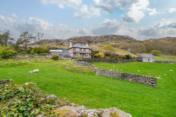 Spacious Farmhouse, Barmouth