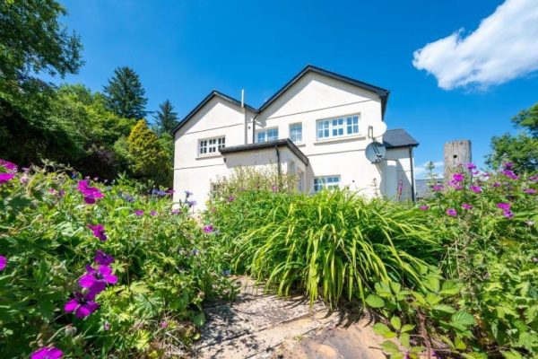 Spacious Farmhouse, Brecon