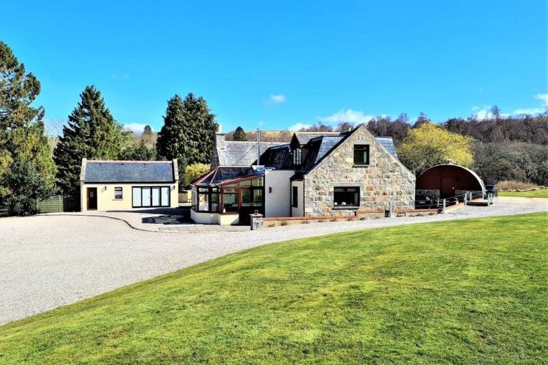 Spacious Farmhouse, Sauchen
