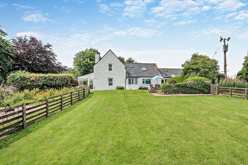 Spacious Farmhouse, Balmaclellan