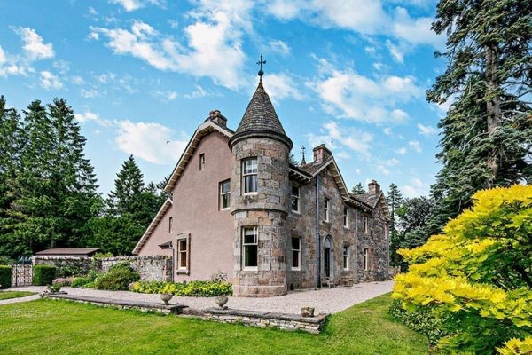 Sporting Lodge, Tomintoul