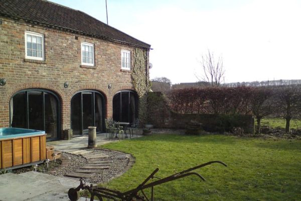 Spring Farm Barn, Grindale