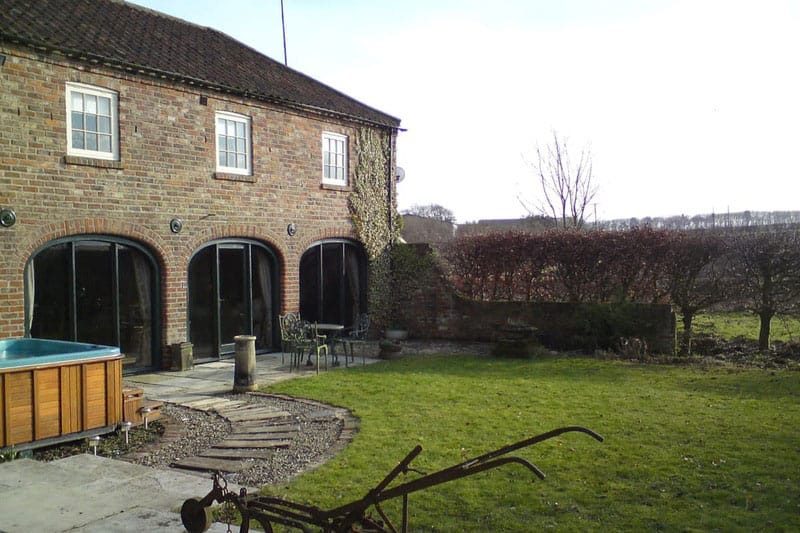 Spring Farm Barn, Grindale