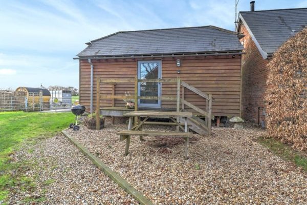 Staddlestone Barn - Gambledown Farm, Romsey