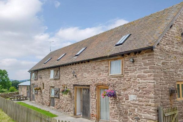 Stoke Court Farm Barn, Stoke St Milborough