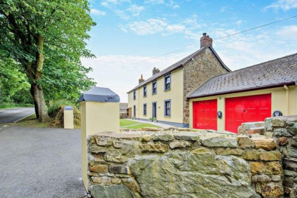 Stone Farmhouse, Ratford Bridge