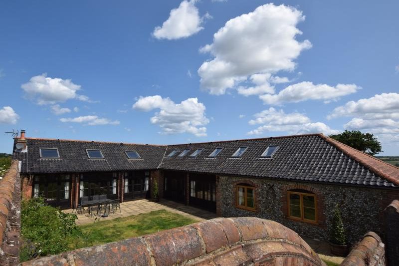 Stylish Barn Conversion, Wiveton