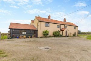 Stylish Farmhouse, Hainford