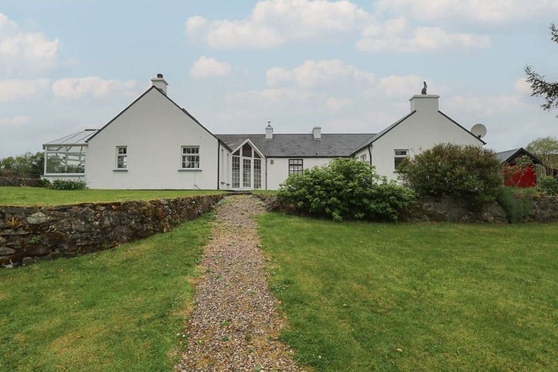 Teach Na Réalta, Frosses