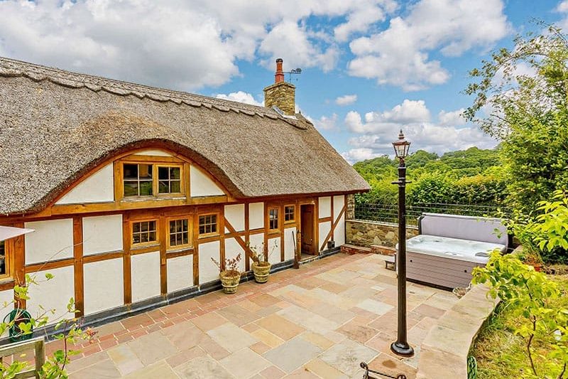 Thatched Barn, Mochdre
