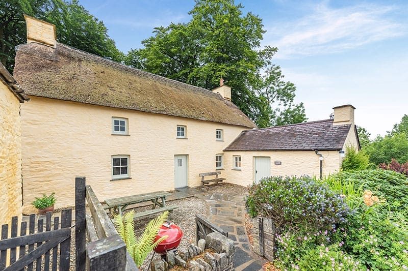 Thatched Farmhouse, Dihewyd