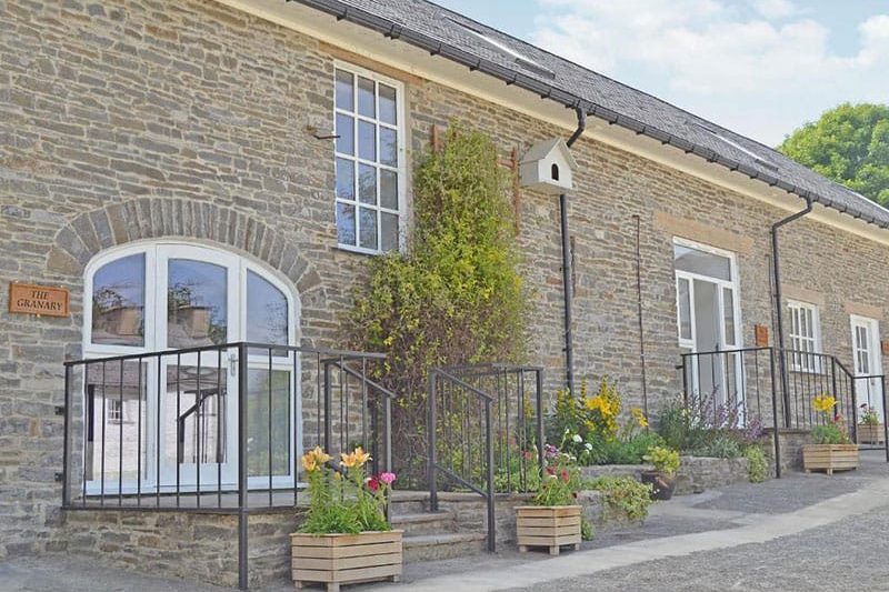 The Cow Shed - Lluest Farm, Neuaddlwyd