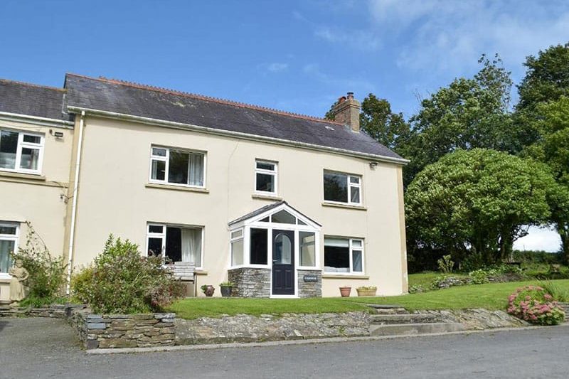The Farmhouse - Morlogws Farm, Capel Iwan