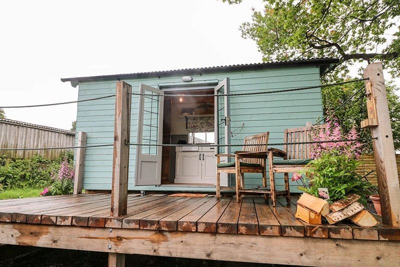 The Lazy Mare By The Water, Admaston