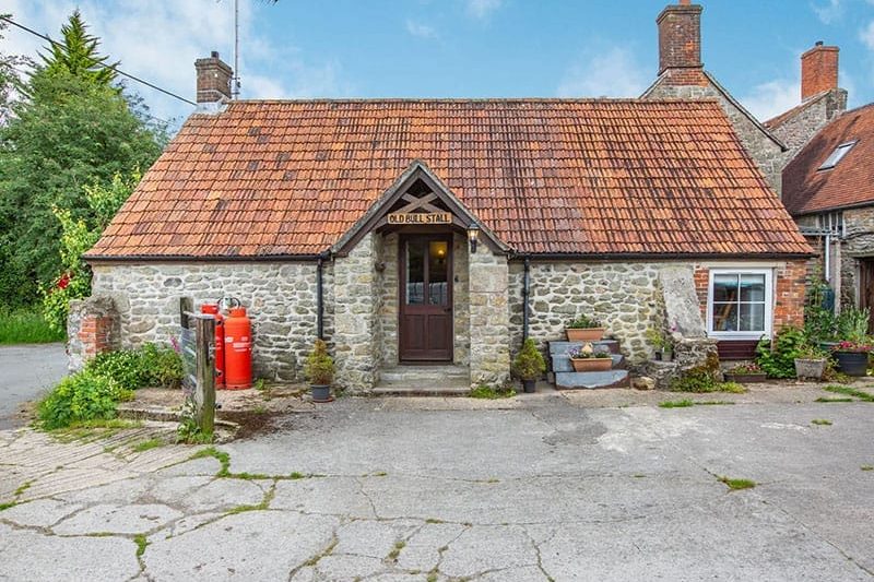 The Old Bull Stall, Penselwood
