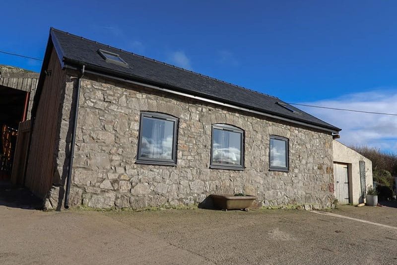 The Old Parlour, Cwm