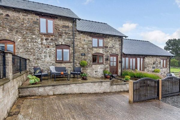 The Stables, Llanfair Caereinion