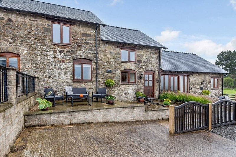 The Stables, Llanfair Caereinion
