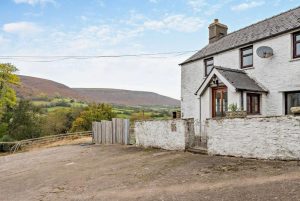 Traditional Cottage 1, Cwmdu