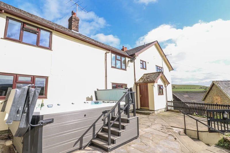 Treboeth, Knighton
