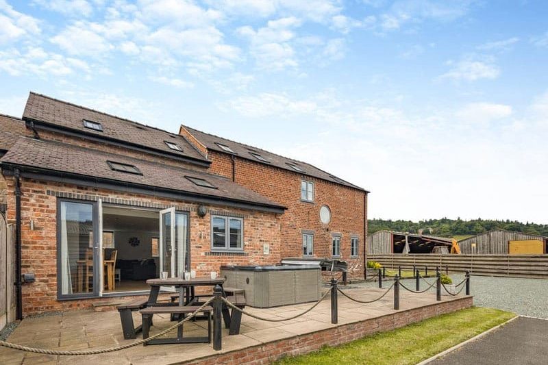 Ty Felin - Vale of Llangollen Farm, Trevor
