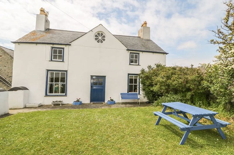 Ty Fferm Bodlasan, Llanfachraeth