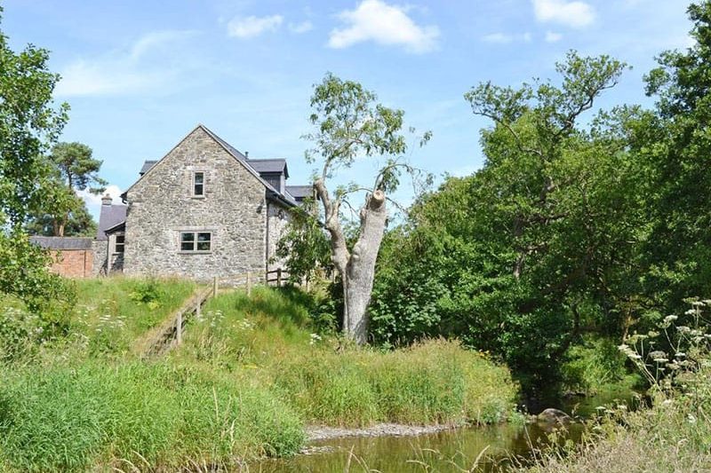 Ty-Rhyd, Pedairffordd