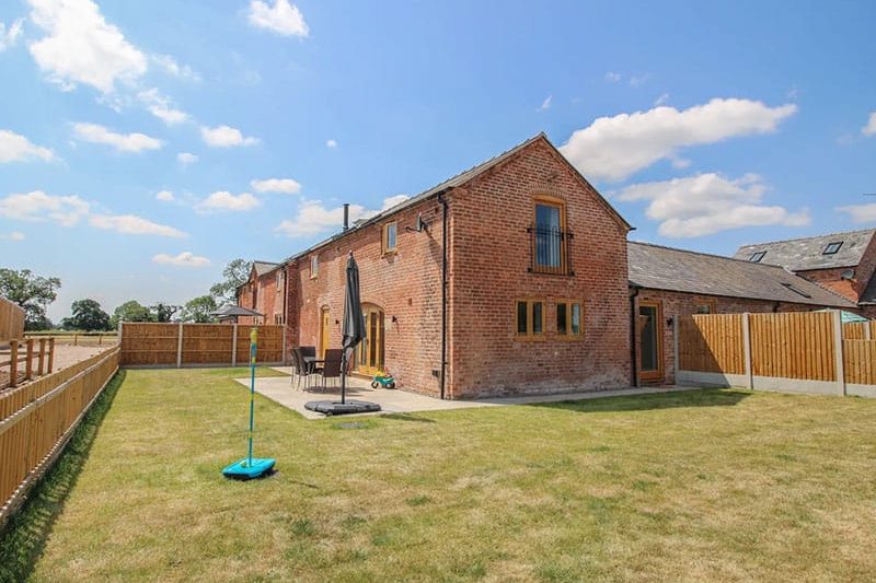 Willow Barn, Northwood