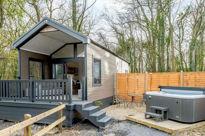 Woodpecker Lodge - Hole Farm, Alderbury