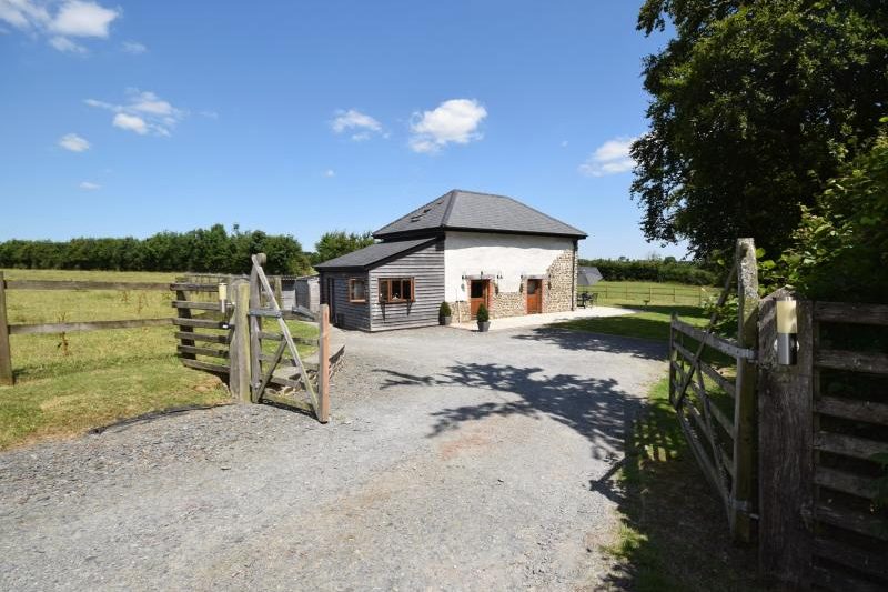 Wren Barn, East Knowstone