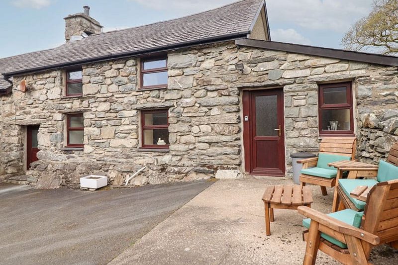 Y Bwthyn, Llanbedr