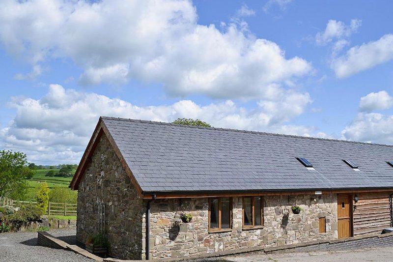 Y Dderwen at Brynglas Farm, Llanfair Caereinion