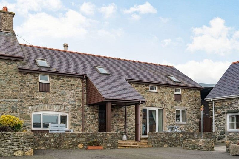 Y Stabal - Penrhyn Farm, Llanfwrog